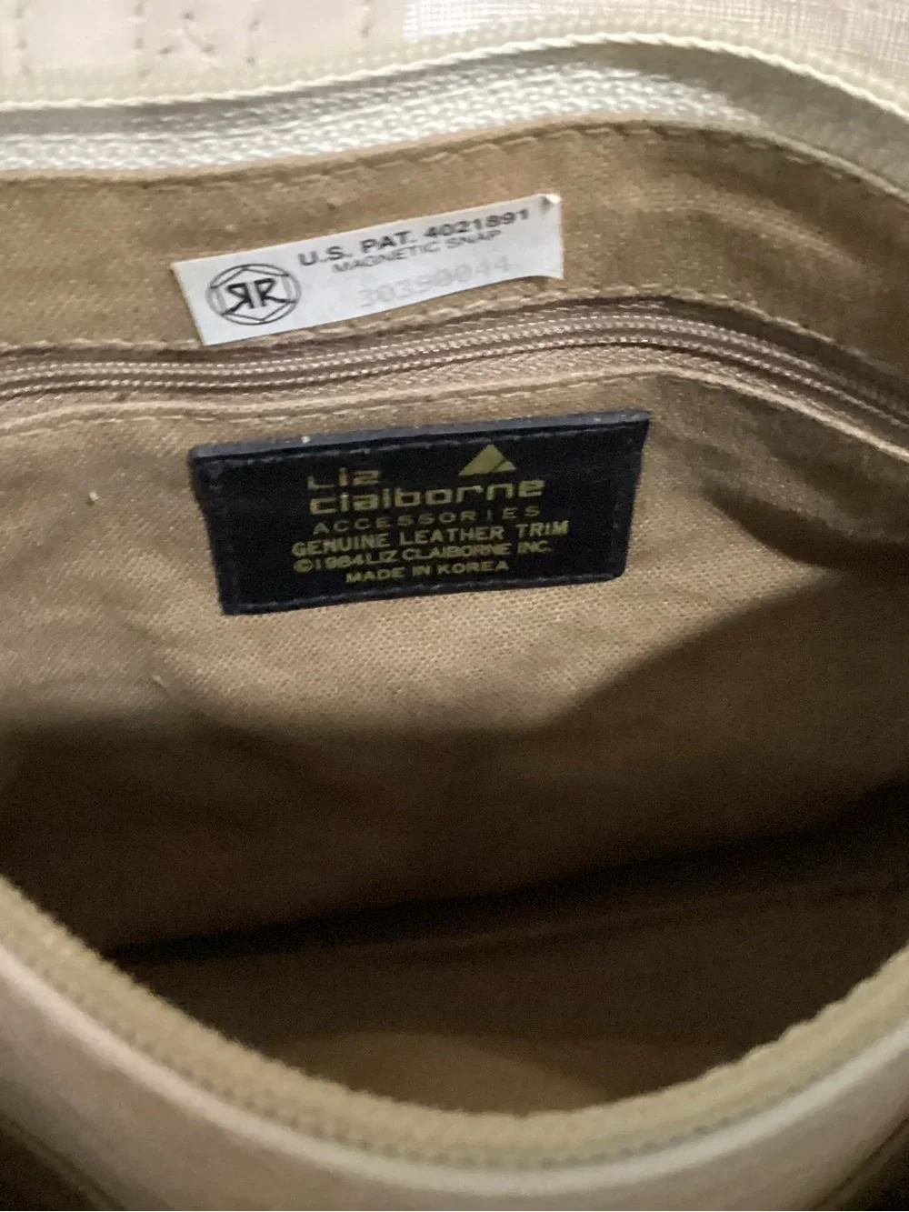 Liz Claiborne Cream Textured Crossbody Bag